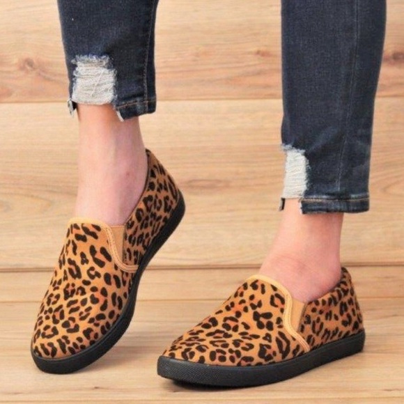 5⭐️LEOPARD SO COMFORTABLE SNEAKERS- Shoe - Picture 2 of 2